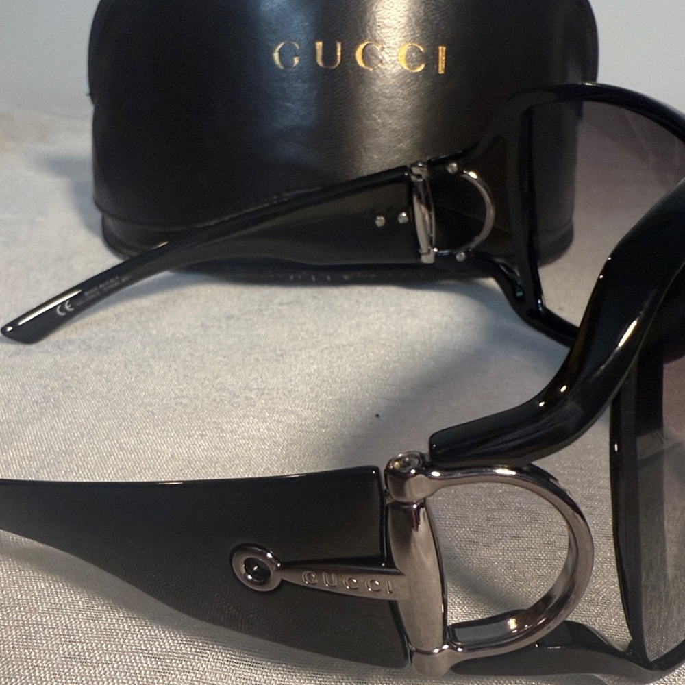 Gucci Black Oversized Sunglasses - Picture 5 of 6